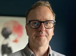 Jonathan Hunt's Instagram, Twitter & Facebook