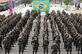 Pelo Twitter, Exército diz preparar militares para "Garantia da Lei e da  Ordem" - Opinião Crítica - Comentário, notícias e comportamento