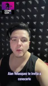 Alan Velasquez actor de doblaje presente en el evento 2023