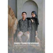 Foto prewedding di pantai menjadi salah satu konsep yang paling banyak digunakan oleh para calon pasangan tiap tahun. Couple Tenun Prewedding Couple Palazzo Kode Cc2 Alaik Tenun Ikat Shopee Indonesia