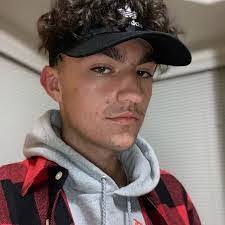 Tyler Vansyckle's Instagram, Twitter & Facebook