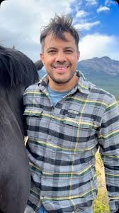 Hoy nos visitó @simonoliverosmg del programa Chile conectado TVN,  #villacerrocastillo #carreteraaustral #cerrocastilloaysen  #travelphotography #patagoniachilena🇨🇱 #tvn #television