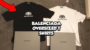62 cm on the back 75 cm. Balenciaga T Shirt Oversized Fit How To Wear How Do They Fit Youtube