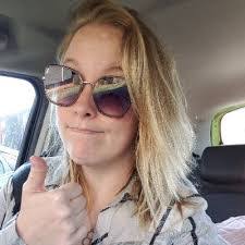 Samantha Eubanks's Instagram, Twitter & Facebook