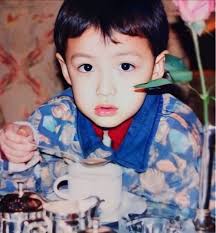 我國高中那段時間…. 是把升級的技能點數全部去點防禦了嗎….. 完全忘了點顏值….. 🌝🌝