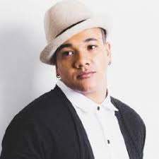 Artistas começados com a letra V