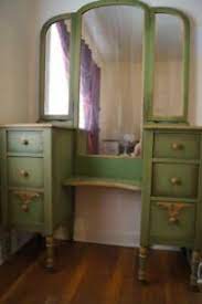 Featured on this bedroom's linen drapery panels and table skirt, the hue is echoed on the bed's accent pillow and the room's ceiling. Vintage Banderob Chase Wooden 3 Piece Nile Green Bedroom Set Ebay