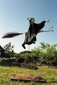 Festival Des Epouvantails Decoracionesdejardin Flores Huertocasero Huerto Scarecrows For Garden Diy Scarecrow Scarecrow
