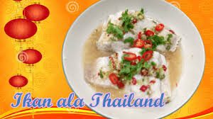 Cuci bersih ikan siakap dan letak dalam aluminium foil.tumbuk hancur bawang putih bersama garam.lumurkan pada ikan dan perap sekitar 15 minit. Resep Ikan Ala Thailand Kukus Ikan Kakap Youtube