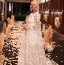 While your wedding dress is undeniably the most important piece of your wedding day look, a veil has the power to pull your whole ensemble together. Hooded Wedding Veil Off 72 Buy