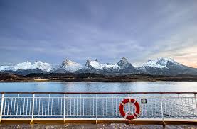 Sju systrarna, eller sju sostre, ligger i geirangerfjorden. Hurtigruten Gocruising