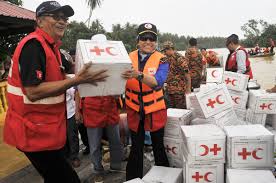 Gambar gunung dan air terjun dengan keindahan alam sekitar. Galeri Foto Album Ybhg Ksu Kkmm Selaku Penasihat Pbsm Negeri Kelantan Melawat Dan Menyampaikan Sumbangan Kepada Mangsa Banjir Di Kampung Tokang Tumpat Kelantan Pada 28 01 2017 Image Ybhg Ksu Kkmm