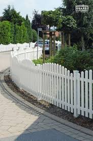 Zaunidee Lattenzaun Gartenzaun In 2020 Gartenzaun Lattenzaun Garten Zaun Ideen
