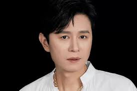 Mobil Mewah Harga Miliaran Milik Kim Min Jong Aktor Vagabond Ditabrak  Emak-emak, Reaksinya Sontak Jadi Sorotan