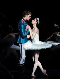 Pin By Liza Dinata On Pas De Deux Ballet Beautiful Australian Ballet Ballet Dancers