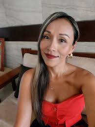 Anita Justiniano's Instagram, Twitter & Facebook