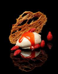 Chantilly Praline Tuile De Croissant Et Fraises Des Bois M Desserts Food Dessert Presentation
