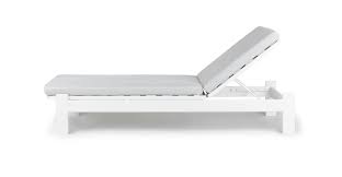 Modern Simple And Confident The Eleya Lounger S Boxy Silhouette Makes For Super Supported White Chaise Lounge Modern Outdoor Lounge Chair Pool Chaise Lounge