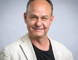 Growth Marketer. Brand Builder.