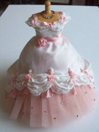 Il Sagit Dune Miniature De La Main De Maison De Poupee Echelle 1 12eme Belle Victorienne Robe De Poupee Maison De Poupee Vetements De Fille De Poupee