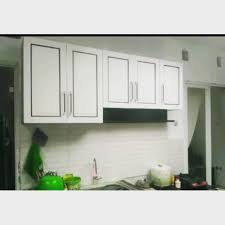 Lemari gantung dapur menjadi komponen penting yang harus dipikirkan ketika anda berencana membuat, membeli atau memesan kitchen set. Lemari Gantung Kitchen Set 5 Pintu Shopee Indonesia