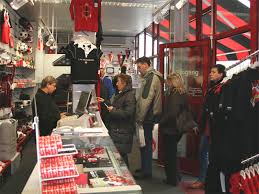 Zur zeit steht im fanshop am stadion ein original fansat satcover vom 1. 1 Fc Nurnberg Inventur Arbeiten Im 1 Fcn Fan Shop