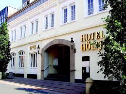 Erleben Sie Eine Kombination Aus Atmospare Erstklassigem Service Und Herzlicher Gastlichkeit Uberzeugen Sie Sich Selbst Ruhig Hotels Hotel Sommergarten