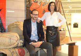 Bahlingen 19 November 19 Bahlinger Wintermarkt Bei Maier Kuchen Mit Uber 50 Ausstellern Orgateam Um Yasmin Ponader Traf Sich Mit Teilnehmern Zu Abschliessendem Austausch Bei Maier Kuchen Regiotrends