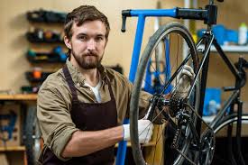 Fahrradmonteur Einkommen Aufstieg Ausbildung