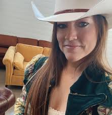 Book Review: Lowcountry Bombshell • Taylor Bradford