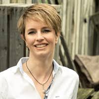 Isabelle Eckert Email & Phone Number