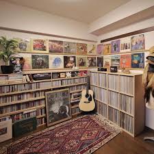 Mi Piace 586 Commenti 17 The Art Of Vinyl Records The Art Of Vinyl Records Su Instagram I Would Like To Get Home Music Rooms Vinyl Room Record Room