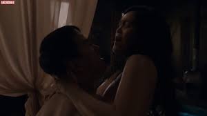 Голая Dianne Doan в Warrior < ANCENSORED