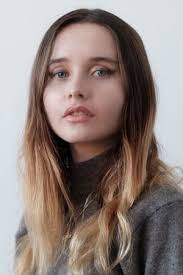 Amber Whelan : biographie, filmographie, photos & vidéos