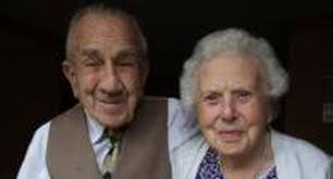 Reino Unido: Pareja próxima a cumplir 82 años de haberse conocido