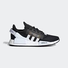 The adidas nmd_r1 or runner displays the boost midsole technology that delivers underfoot comfort and endless energy return to its wearers. Nmd R1 V2 Schuh In Schwarz Und Weiss Adidas Deutschland