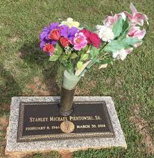Stanley Pientowski (1946-2014)