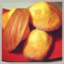 Les Madeleines Par Pierre Herme Recette Madeleine Recettes De Cuisine Recette Madeleine Moelleuse