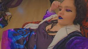 Hello! Would anyone be able to make some art of my Teifling Briar, and her  Raven Corbin? I would super appreciate it! She can have any style of hair  or outfit as