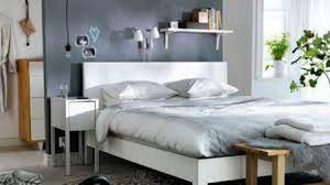 Sono sempre più diffuse, infatti, soluzioni fai da te e/o inusuali come quella di cui vi parlo oggi. 10 Idee Per Decorare La Parete Dietro Al Letto