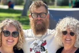 Jonna Brooks's Instagram, Twitter & Facebook