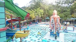 Jogja bay waterpark sendiri memadukan dua konsep wisata air yang sebelumnya sudah dimiliki oleh waterpark yang ada di bali dan juga orlando. Harga Tiket Masuk Calau Water Park Spot Foto Lokasi Rute Dan Harga Tiket Masuk Saygon