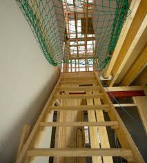 Die holztreppe habe ich sehr einfach aber trotzdem stabil konstruiert. Bautreppe Zum Selber Bauen Mit Video Schritt Fur Schritt