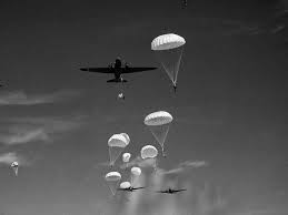 Military Parachutes During WWII ...