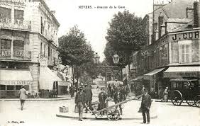 Heure d'été (du 1/03 au 15/11) : Ville De Nevers La Mairie De Nevers Et Sa Commune 58000