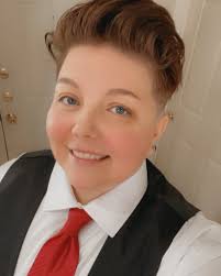 MEET OUR FACULTY: Conor Henderson teaches the second-year marketing  strategy course. He is an associate professor and Judy and Hugh Oliphant  Research Scholar at the Lundquist College of Business. Henderson teaches and