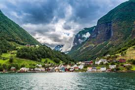 Two of the fjords, the geirangerfjord and the nærøyfjord, are part of the unesco world heritage. Eszak Europai Varosok Top 5 Uti Cel Az Eszak Kedveloinek