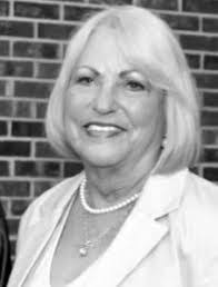 Liz Hodges's Instagram, Twitter & Facebook