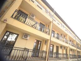 150 m de o plaja larga, nisipoasa, cu intrare lina in mare. Hotel Pinguin Eforie Nord Romania