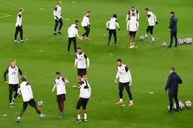 En total, se han cruzado en 10 ocasiones, siendo la primera el curso 1994/95, donde el psg. Video Psg Takes Part In A Training Session At The Camp Nou Ahead Of Champions League Showdown Against Barcelona Psg Talk